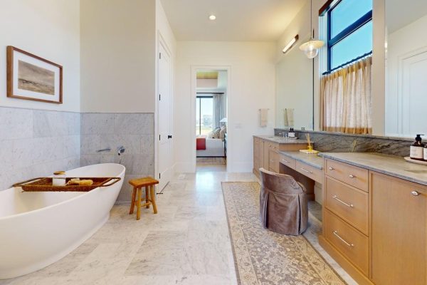 The-Christine-Mountain-Contemporary-Bathroom 2