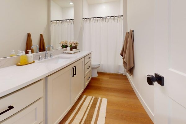 The-Christine-Mountain-Contemporary-Bathroom 3