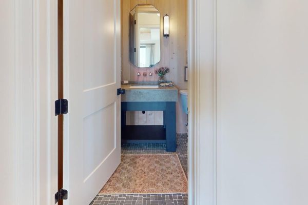 The-Christine-Mountain-Contemporary-Bathroom 5