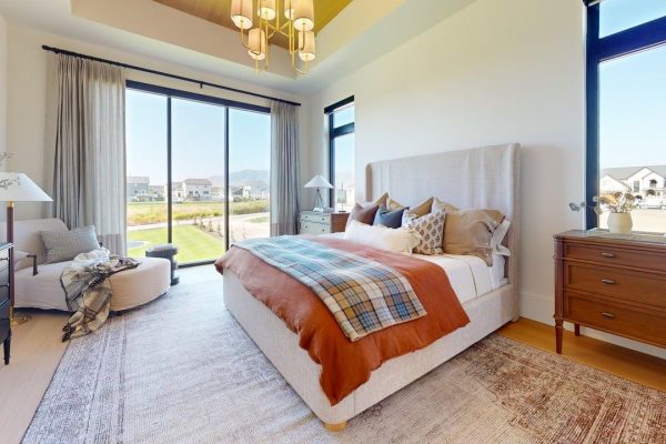 The-Christine-Mountain-Contemporary-Bedroom 5