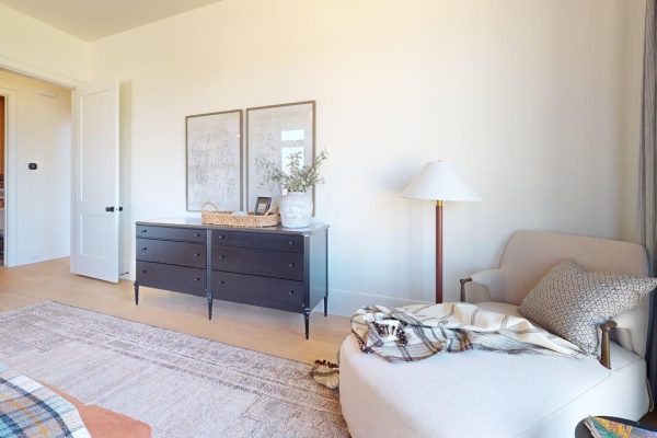 The-Christine-Mountain-Contemporary-Bedroom 7