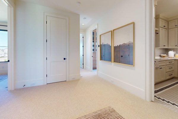 The-Christine-Mountain-Contemporary-Hallway