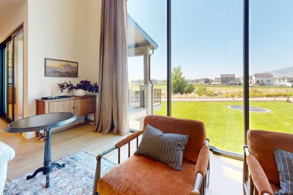 The-Christine-Mountain-Contemporary-Living-Room 5