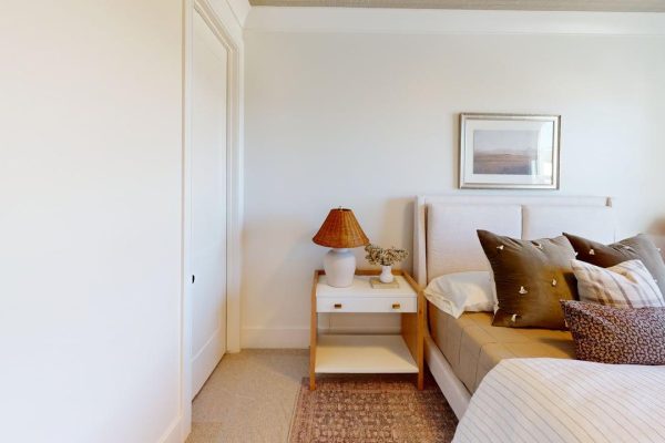 The-Elizabeth-Bedroom 10