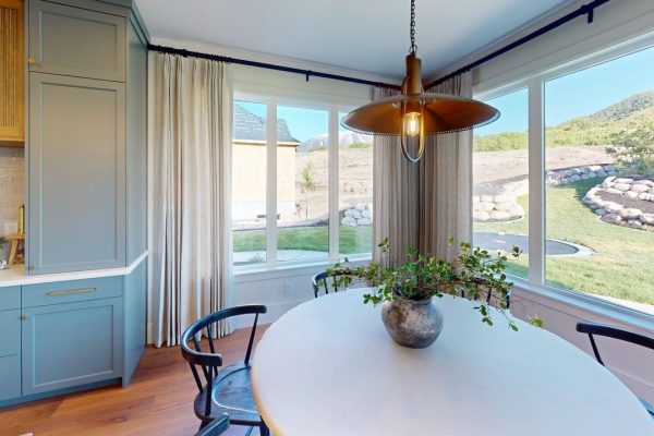 The-Elizabeth-Dining-Room 3