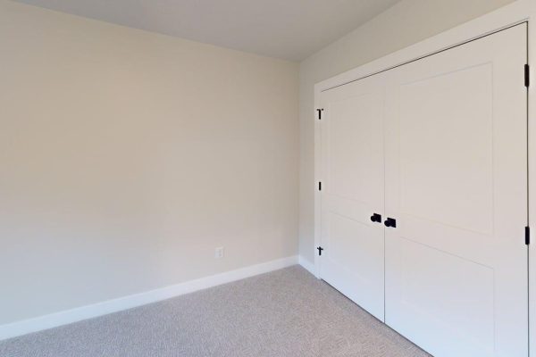 The-Evelyn-Bedroom 9